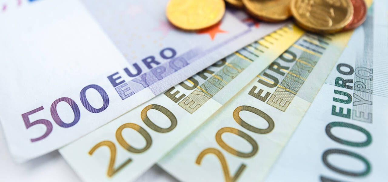 EURUSD Jaga Momentum Jelang Data PMI Zona Euro, AS, Dan Risalah Fed